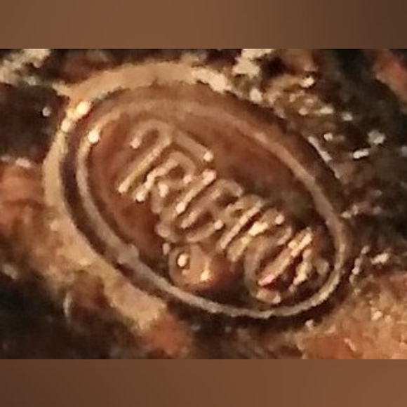 Vintage "Trifari" Gold Toned & Pink Enamel Hinged Bangle Clamper Cuff Bracelet - Picture 2 of 5